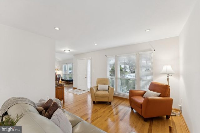 13901 WAVERLY CREEK CT, Chantilly, VA 20151