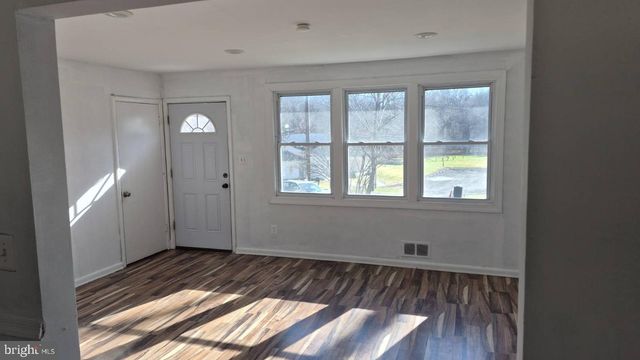 5004 MEADOWBROOK DR, Suitland, MD 20746