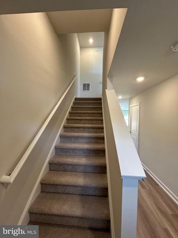 56 MORGANS MILL RD, Sicklerville, NJ 08081