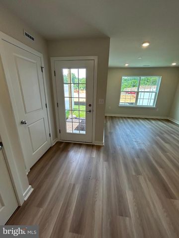 56 MORGANS MILL RD, Sicklerville, NJ 08081