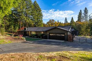 477 Roan Drive, Grants Pass, OR 97526