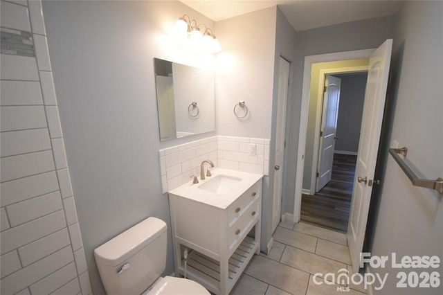 924 Edgegreen Drive, Charlotte, NC 28217