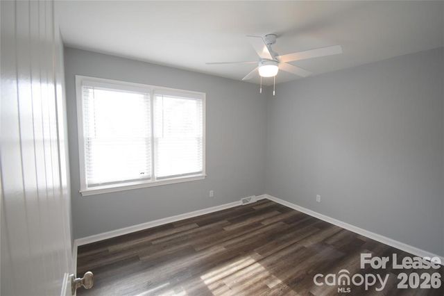 924 Edgegreen Drive, Charlotte, NC 28217