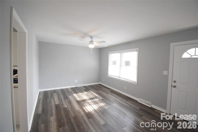 924 Edgegreen Drive, Charlotte, NC 28217