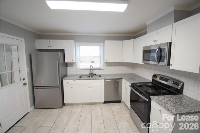 924 Edgegreen Drive, Charlotte, NC 28217