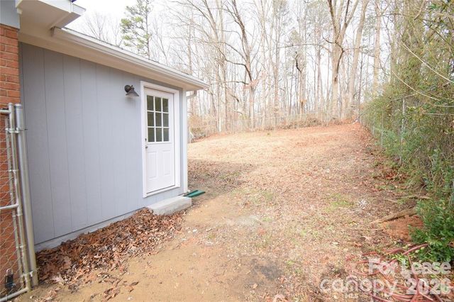 924 Edgegreen Drive, Charlotte, NC 28217