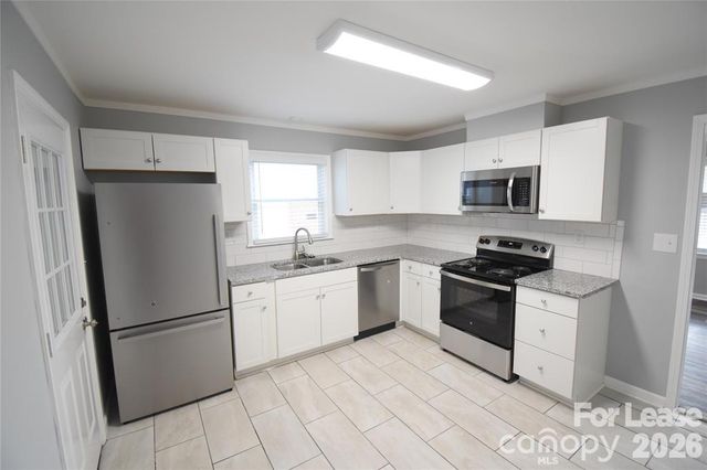 924 Edgegreen Drive, Charlotte, NC 28217