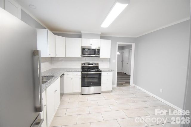 924 Edgegreen Drive, Charlotte, NC 28217
