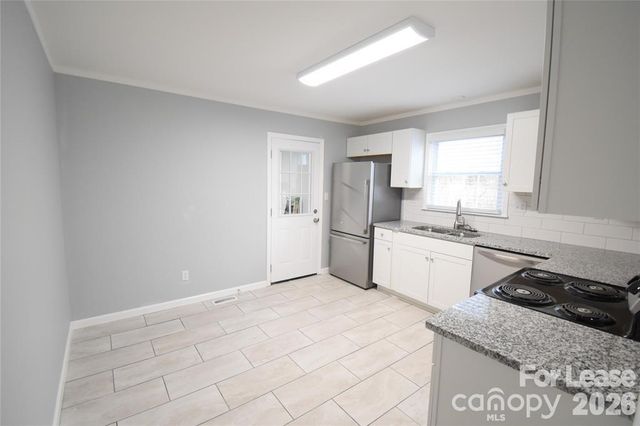 924 Edgegreen Drive, Charlotte, NC 28217