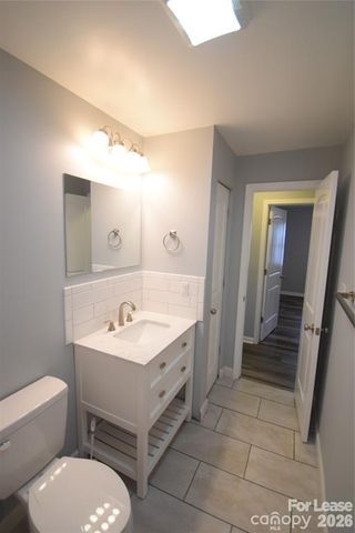 924 Edgegreen Drive, Charlotte, NC 28217