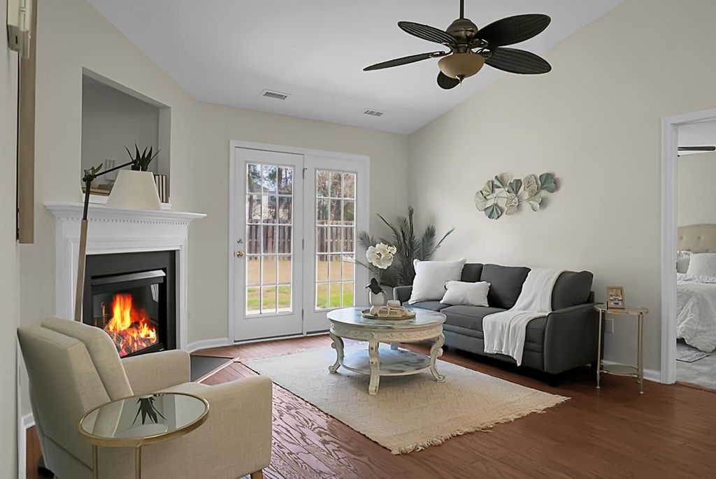 Image 12 of property listing at 7417 Painted Bunting Way, Hanahan, SC 29410