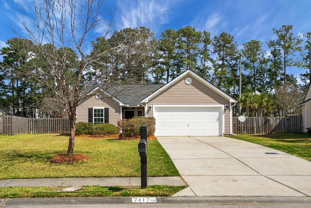 Image 2 of property listing at 7417 Painted Bunting Way, Hanahan, SC 29410