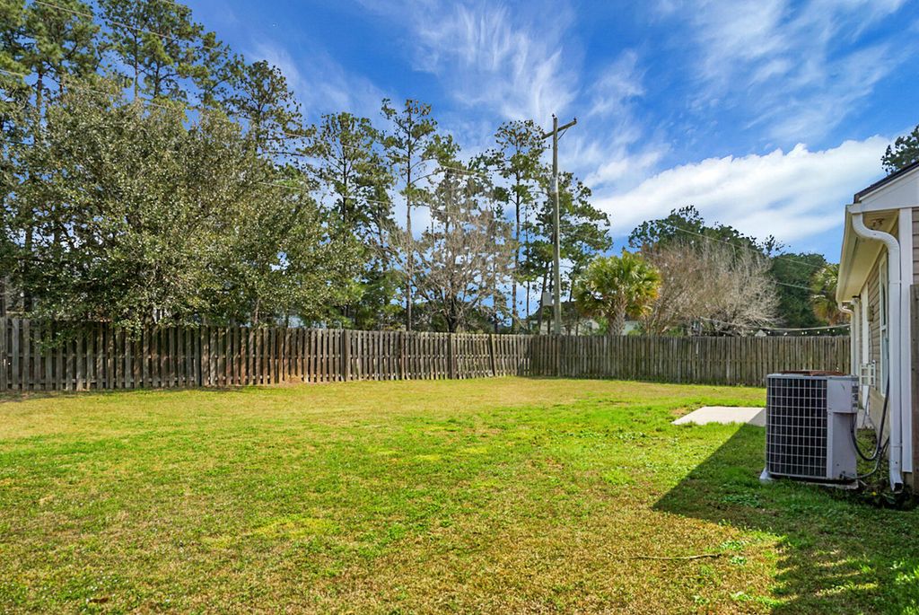 Image 44 of property listing at 7417 Painted Bunting Way, Hanahan, SC 29410