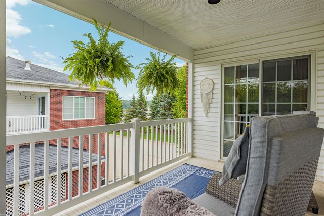 6817 Boulder Pointe Drive, Washington Twp, MI 48094