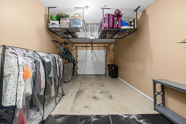 6817 Boulder Pointe Drive, Washington Twp, MI 48094