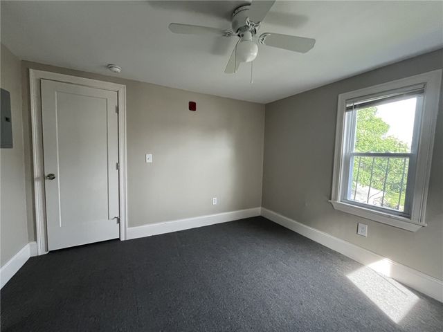 217 State Street 2R, Bristol, RI 02809