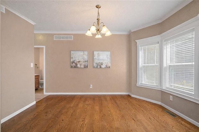 24611 Woodland Circle, Lee's Summit, MO 64086