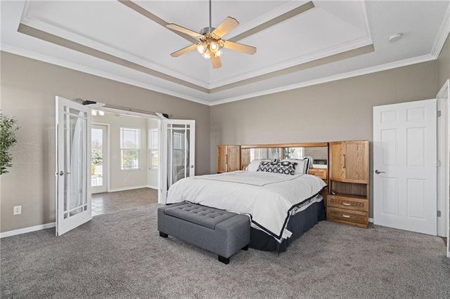 24611 Woodland Circle, Lee's Summit, MO 64086