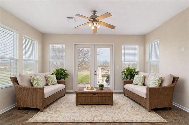 24611 Woodland Circle, Lee's Summit, MO 64086