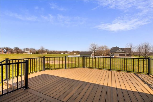24611 Woodland Circle, Lee's Summit, MO 64086