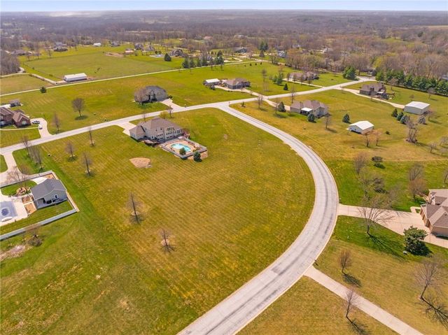 24611 Woodland Circle, Lee's Summit, MO 64086