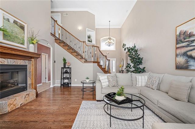 24611 Woodland Circle, Lee's Summit, MO 64086