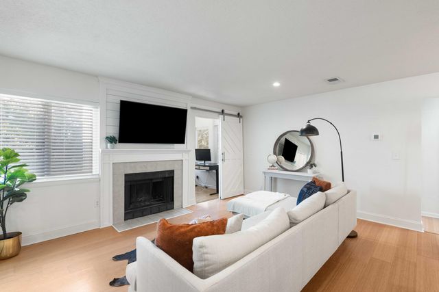 268 Alexandra Drive 11, Mount Pleasant, SC 29464