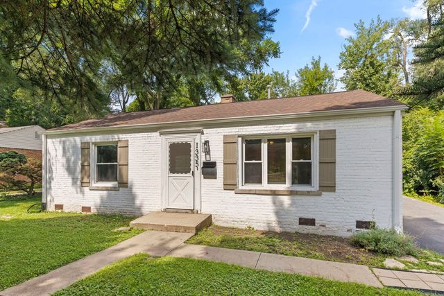 1335 College Avenue, Wheaton, IL 60187
