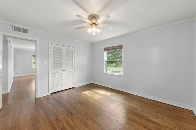 1335 College Avenue, Wheaton, IL 60187