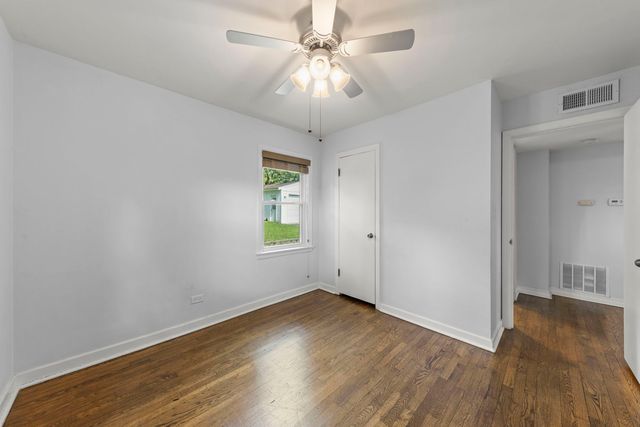 1335 College Avenue, Wheaton, IL 60187