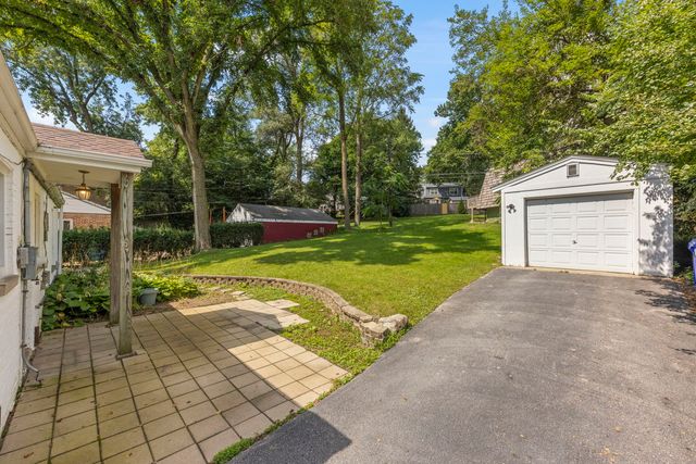 1335 College Avenue, Wheaton, IL 60187