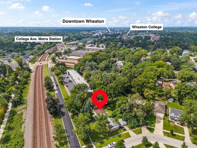 1335 College Avenue, Wheaton, IL 60187