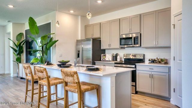 2439 Cyan Place NW, Palm Bay, FL 32907