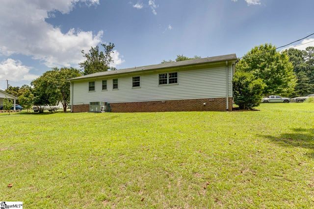 321 Springdale Avenue, Liberty, SC 29657