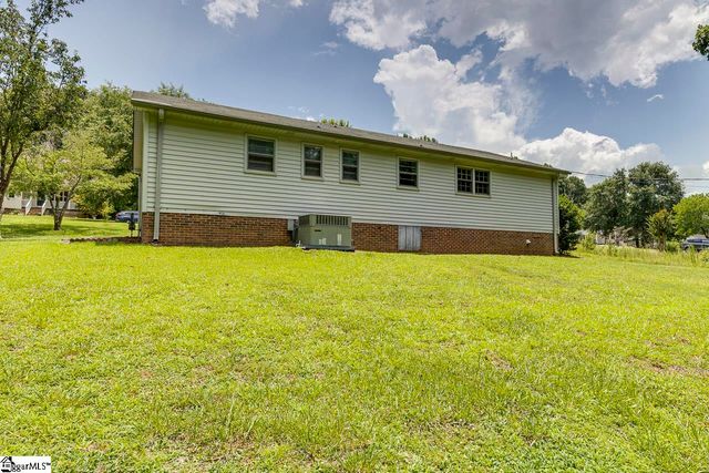 321 Springdale Avenue, Liberty, SC 29657