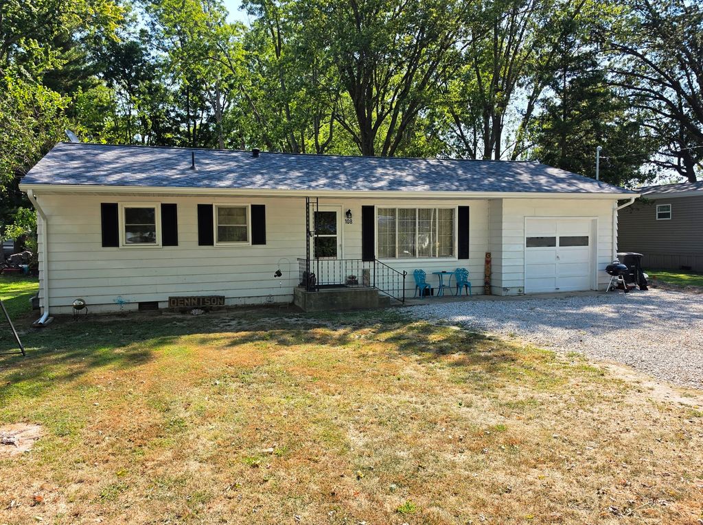 Image 1 of property listing at 108 N Linton Street, Odin, IL 62870