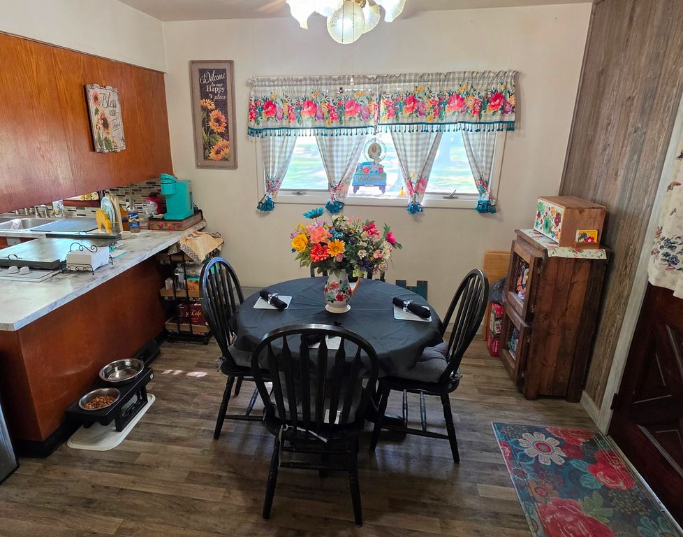 Image 5 of property listing at 108 N Linton Street, Odin, IL 62870