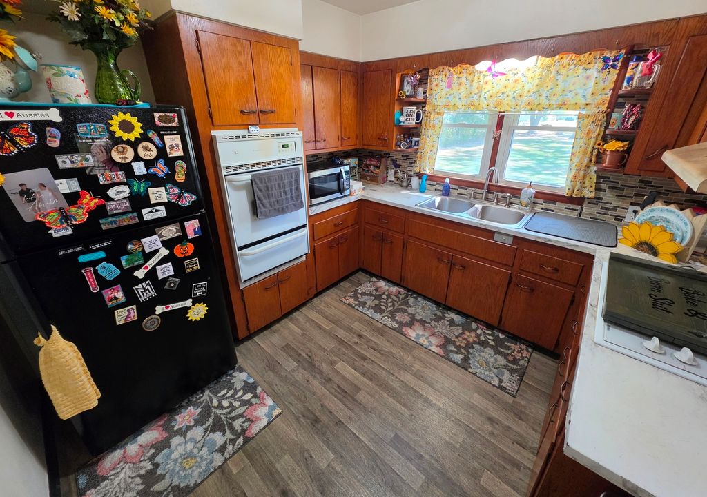 Image 7 of property listing at 108 N Linton Street, Odin, IL 62870