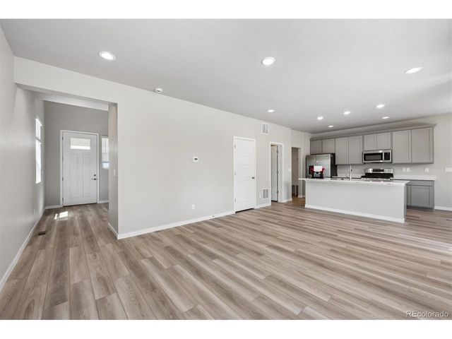 9136 Rifle St, Commerce City, CO 80022