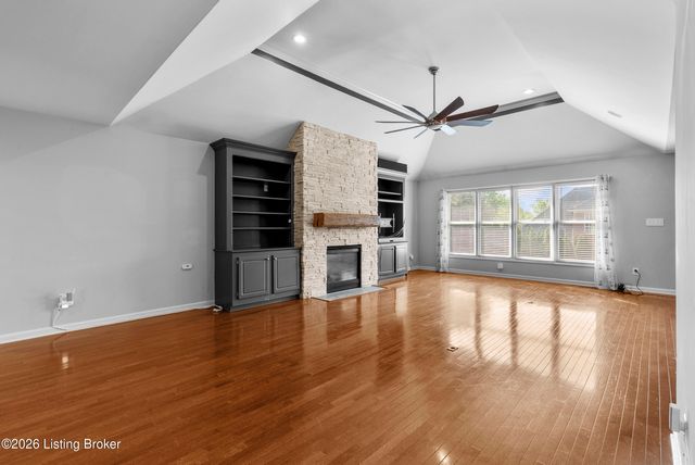 1216 Blackthorn Rd, Louisville, KY 40299