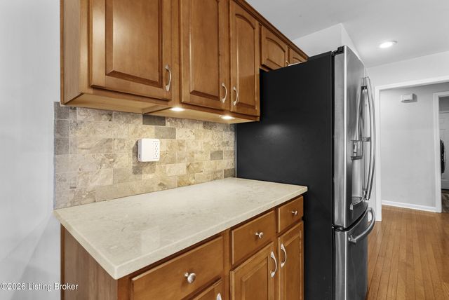 1216 Blackthorn Rd, Louisville, KY 40299