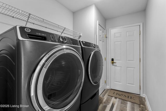 1216 Blackthorn Rd, Louisville, KY 40299