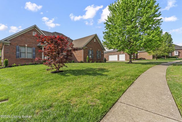 1216 Blackthorn Rd, Louisville, KY 40299