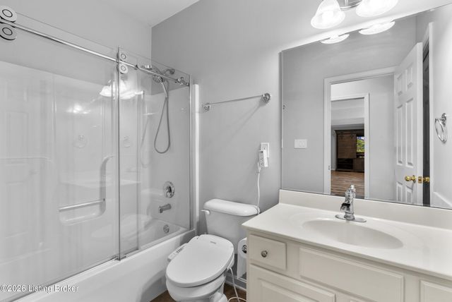 1216 Blackthorn Rd, Louisville, KY 40299