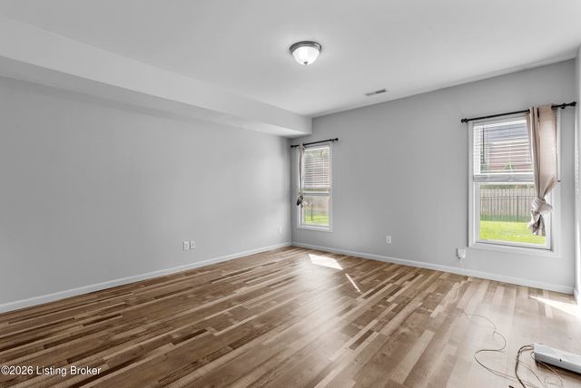 1216 Blackthorn Rd, Louisville, KY 40299