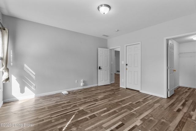 1216 Blackthorn Rd, Louisville, KY 40299