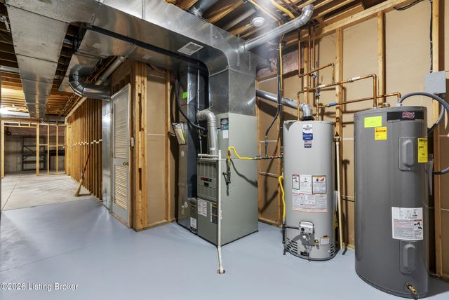 1216 Blackthorn Rd, Louisville, KY 40299