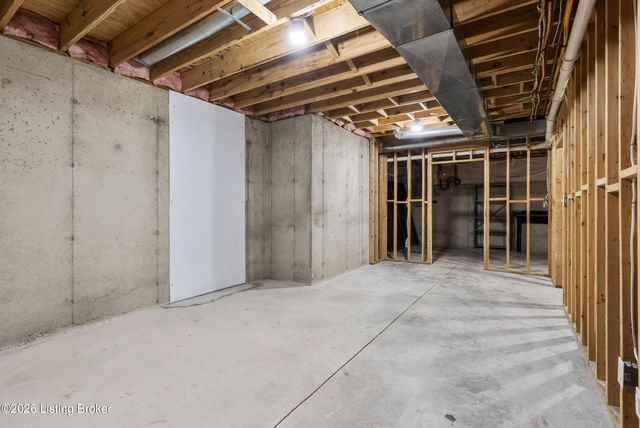 1216 Blackthorn Rd, Louisville, KY 40299