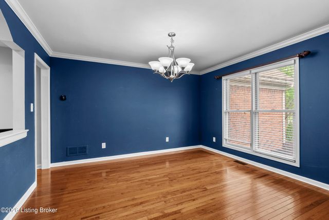 1216 Blackthorn Rd, Louisville, KY 40299