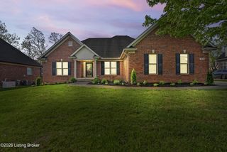 1216 Blackthorn Rd, Louisville, KY 40299